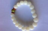 纯白白玉菩提根手串：为您的美丽加分 Pure White Jade Bodhi Root Bracelet: Adding Points to Your Beauty