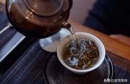 红茶是否需要先泡一泡再饮用？不洗的红茶会对身体健康产生影响吗？这篇文章告诉你答案。